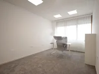 Недвижимость Офисное помещение Стегне: 2