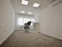 Недвижимость Офисное помещение Стегне: 3