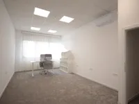 Недвижимость Офисное помещение Стегне: 4