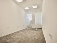 Недвижимость Офисное помещение с ресепшеном: 1