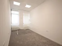 Недвижимость Офисное помещение с ресепшеном: 4