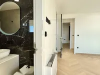 Недвижимость Четырехкомнатная квартира, Опатия: 7