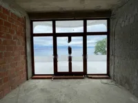 Недвижимость Трехкомнатная квартира в центре: 8