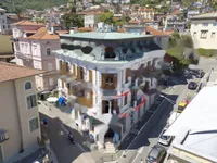 Недвижимость Двухкомнатная квартира, Центр: 1