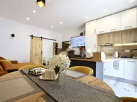 Недвижимость Двухкомнатная квартира, центр: 4