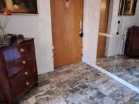 Недвижимость Трехкомнатная квартира в центре: 9