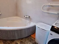 Недвижимость Трехкомнатная квартира в центре: 12