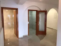 Недвижимость Трехкомнатная квартира в центре: 14