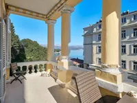 Недвижимость Трехкомнатная квартира в центре: 8