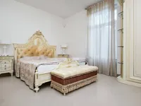 Недвижимость Трехкомнатная квартира в центре: 11