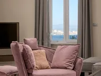 Недвижимость Трехкомнатная квартира в центре: 16