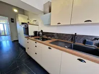 Недвижимость Четырехкомнатная квартира в центре: 8