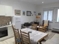 Недвижимость Трехкомнатная квартира, центр: 17