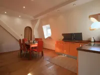 Недвижимость Четырехкомнатная квартира, Центр: 5