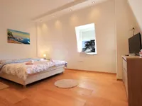 Недвижимость Четырехкомнатная квартира, Центр: 18