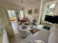 Недвижимость Трехкомнатная квартира Центр: 2