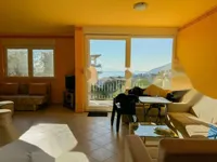 Недвижимость Четырёхкомнатная квартира, Центр: 3