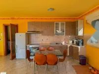 Недвижимость Четырёхкомнатная квартира, Центр: 6