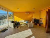 Недвижимость Четырёхкомнатная квартира, Центр: 7