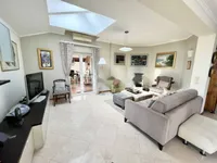 Недвижимость Трехкомнатная квартира, Обри: 4