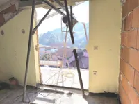 Недвижимость Трехкомнатная квартира в центре: 8