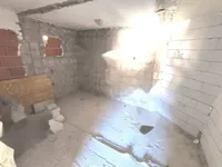 Недвижимость Трехкомнатная квартира в центре: 13