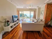 Недвижимость Трехкомнатная квартира в Центре: 2