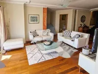 Недвижимость Трехкомнатная квартира в Центре: 4