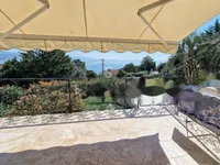 Недвижимость Трехкомнатная квартира в Центре: 6