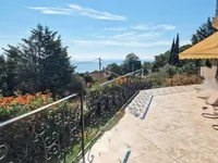 Недвижимость Трехкомнатная квартира в Центре: 8