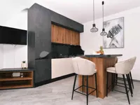 Недвижимость Двухкомнатная квартира в центре: 4