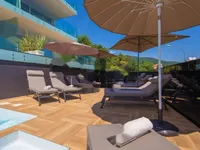 Недвижимость Двухкомнатная квартира, центр: 17