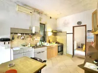 Недвижимость Трехкомнатная квартира в центре: 6