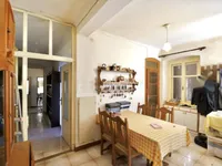 Недвижимость Трехкомнатная квартира в центре: 8