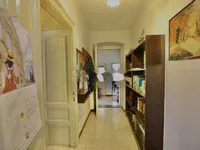 Недвижимость Трехкомнатная квартира в центре: 9