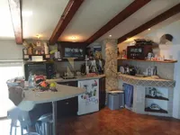 Недвижимость Трехкомнатная квартира в центре: 4