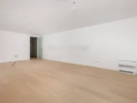 Недвижимость Трехкомнатная квартира в центре: 4