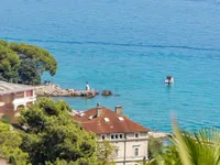 Недвижимость Трехкомнатная квартира в центре: 9