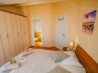 Недвижимость Четырехкомнатная квартира Центр: 3