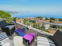 Недвижимость Четырехкомнатная квартира Центр: 17