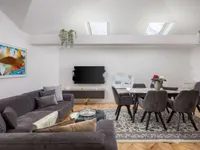 Недвижимость Трехкомнатная квартира в центре: 3