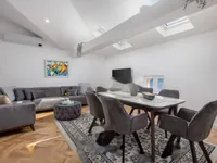 Недвижимость Трехкомнатная квартира в центре: 6