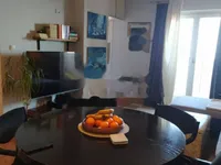 Недвижимость Трехкомнатная квартира в центре: 4