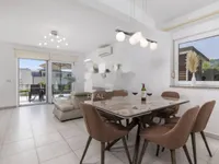 Недвижимость Трехкомнатная квартира в центре Опатии: 11