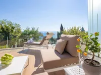 Недвижимость Трехкомнатная квартира в центре: 2