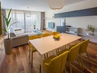 Недвижимость Трехкомнатная квартира в центре: 3