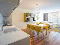 Недвижимость Трехкомнатная квартира в центре: 4