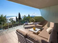 Недвижимость Трехкомнатная квартира в центре: 6