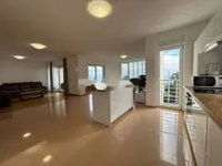 Недвижимость Трёхкомнатная квартира Центр: 3