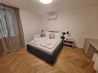 Недвижимость Трёхкомнатная квартира в центре: 8